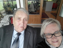 Juha ja allekirjoittanut eli kutsutaan Vuokko-Liisaksi. Ihana tavata serkkuja jälleen. Vuosia vierähti välillä neljä. Nyt sitten jälleen seuraavana vuonna!